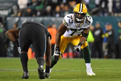 Packers lose RT Yosh Nijman to shoulder injury vs. Dolphins