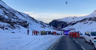 Austria avalanche: 10 people buried under snow in Christmas Day ski resort horror