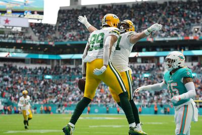 Packers stun Dolphins, complete Christmas comeback in Miami to keep season alive