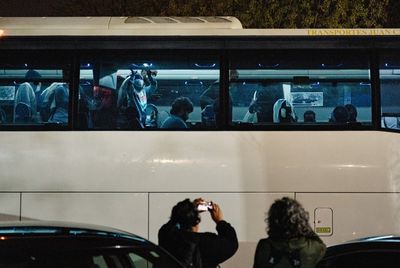 Buses from Texas drop off more than 100 migrants in a bitterly cold Washington, D.C., on Christmas Eve