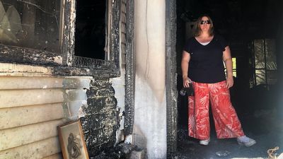 Tasmanian family of eight loses everything in 'catastrophic' Christmas Day fire in Lower Barrington