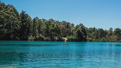 Body of 33-year-old Taiwanese man recovered from Western Australia's Black Diamond Lake