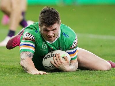 Bateman joins NRL's Tigers on 4-year deal