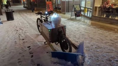 Watch This Dude Transform His E-Bike Into A Snowplow