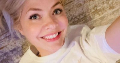 Holly Willoughby grins in selfie as she celebrates relaxed Christmas Day