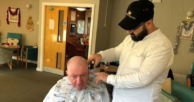 Refugee gives out free haircuts to elderly to thank community that welcomed him
