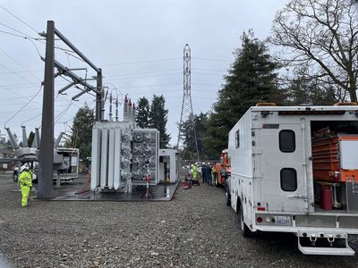 Vandalism at three electricity substations cuts power to 14,000 homes in Washington state