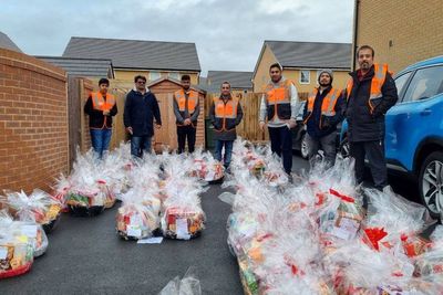Young Muslims help hundreds across the UK over Christmas