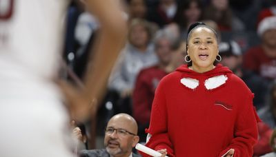 South Carolina maintains control of top spot in AP Top 25 women’s basketball poll