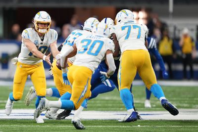 Trick play leads to Chargers field goal at end of first half