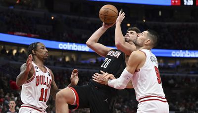 Defense plagues Bulls in 133-118 loss to lowly Rockets