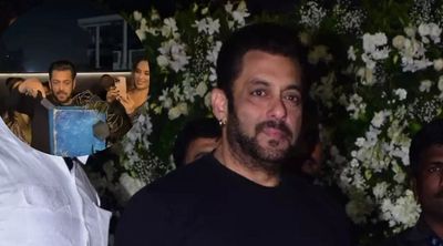 Bollywood: Salman Khan Celebrates 57th Birthday; Family, Close Friends From Industry Join In