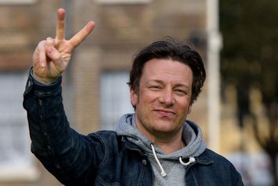 Jamie Oliver calls for free school meals for all families on Universal Credit