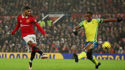 Early goals and classy Casemiro see United close gap to top four