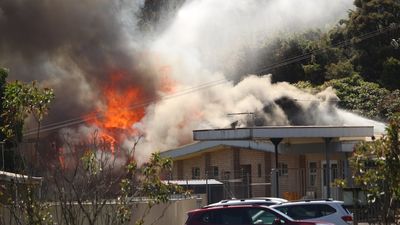 Rosebery fire on Tasmania's west coast 'burned down essential accommodation amid housing shortage'