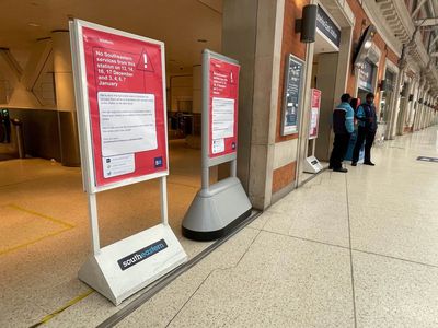 Strike news – live: Commuters returning to work brace for travel disruption as industrial action continues