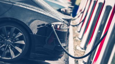 Tesla Model S Cold Charging Issue Leaves Owner Stuck On Christmas Eve