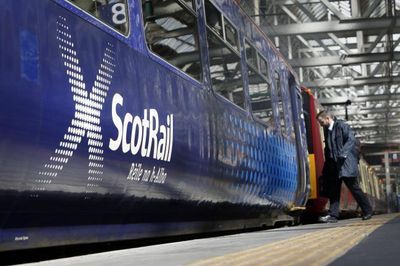 Track defect causes travel disruption between Glasgow and Edinburgh