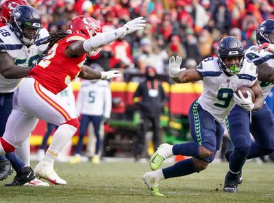 Seahawks RB Ken Walker ranked No. 17 by PFF going into Week 17