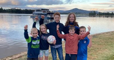 That time Lake Burley Griffin boaties made the day for some Canberra kids