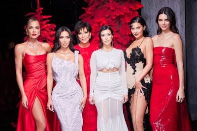 Kim Kardashian accused by baffled fans of ‘photoshopping’ her entire family into new group photo