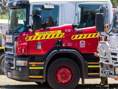 Bushfire threatening homes near Perth