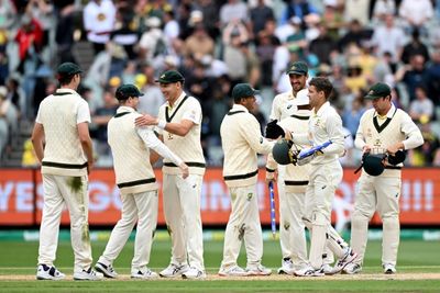 Australia hammer South Africa to win 2nd Test and series