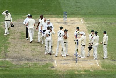 Australia beat South Africa by an innings in Melbourne to seal dominant series win