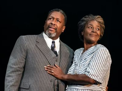 Wendell Pierce praised for response after audience member disrupts Broadway show