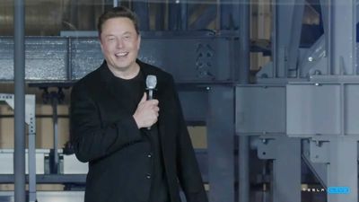 Musk To Tesla Staff: Don't Be "Bothered By Stock Market Craziness"