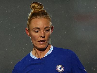 Chelsea captain Sophie Ingle signs new contract through to 2025