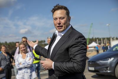 Musk says the U.S. is headed for a 'stormy' recession—but Tesla will shrug off 'stock market craziness' and become the 'most valuable company on Earth'