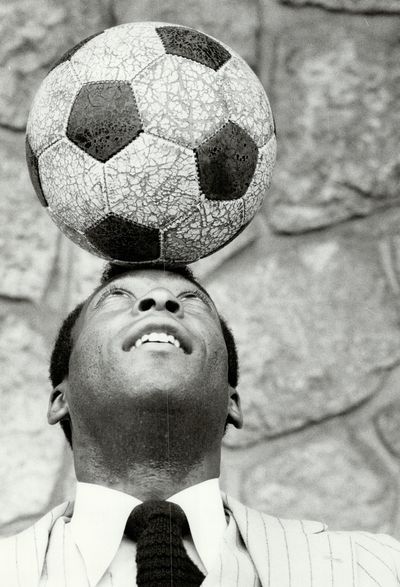 Pelé, who made soccer 'The Beautiful Game,' dies at 82