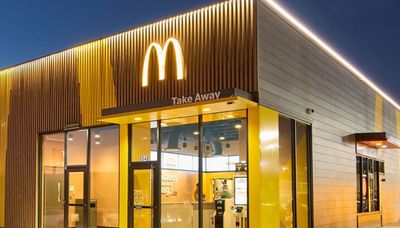 Food on a silver conveyor belt: McDonald’s testing an automated drive-thru