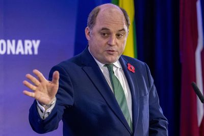 Britain sends metal detectors, defusing equipment to Ukraine