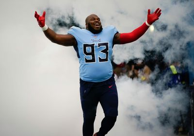 Titans’ Teair Tart takes a spill trying to celebrate fumble vs. Cowboys