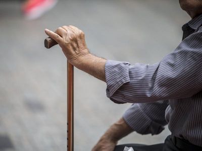 Elderly couple 'carjacked, assaulted'