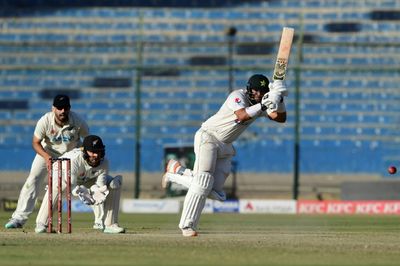 Haq, Sarfaraz frustrate NZ push for victory in first Pakistan Test