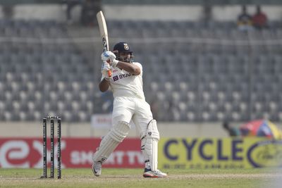 Indian cricketer Rishabh Pant wounded in car crash