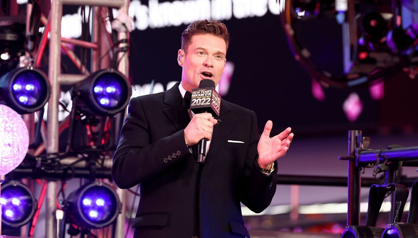 Ryan Seacrest shuns booze during Times Square countdown