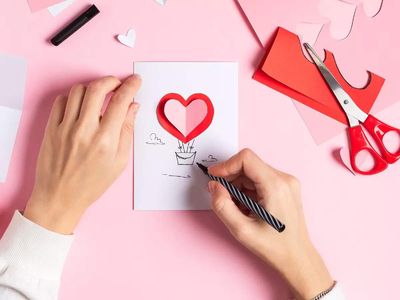 Happy New Year Greeting Card: How to make a beautiful new year card at home to wish your family and friends