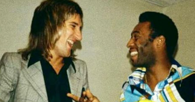 Rod Stewart pays tribute to Pele as he shares snaps with football legend