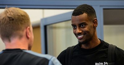 Eddie Howe offers fresh Alexander Isak injury update with striker 'desperate' for Newcastle return