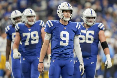 Colts remain road underdogs to Giants in Week 17