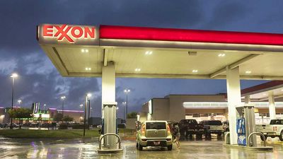 Is It Time To Buy Exxon Stock On Forecasts For 2023 Earnings And Outlook For The Oil Industry?