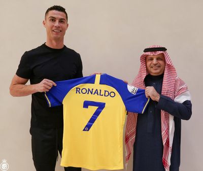 Cristiano Ronaldo completes move to Al Nassr