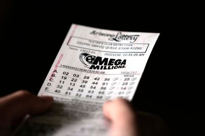Mega Millions numbers drawn for estimated $685M jackpot