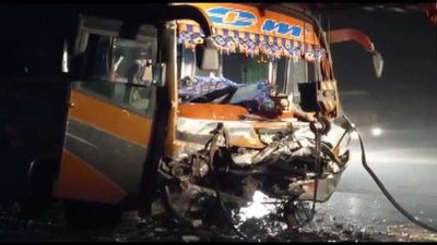 Gujarat: Nine Dead As Bus Collides With SUV In Navsari