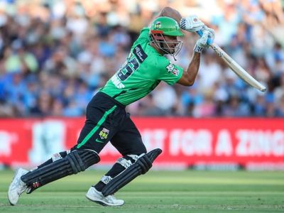 Stoinis blasts Stars to win over Strikers