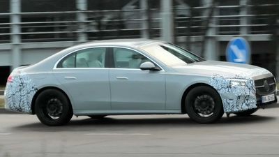Next-Gen Mercedes-Benz E-Class Caught On The Move In Broad Daylight